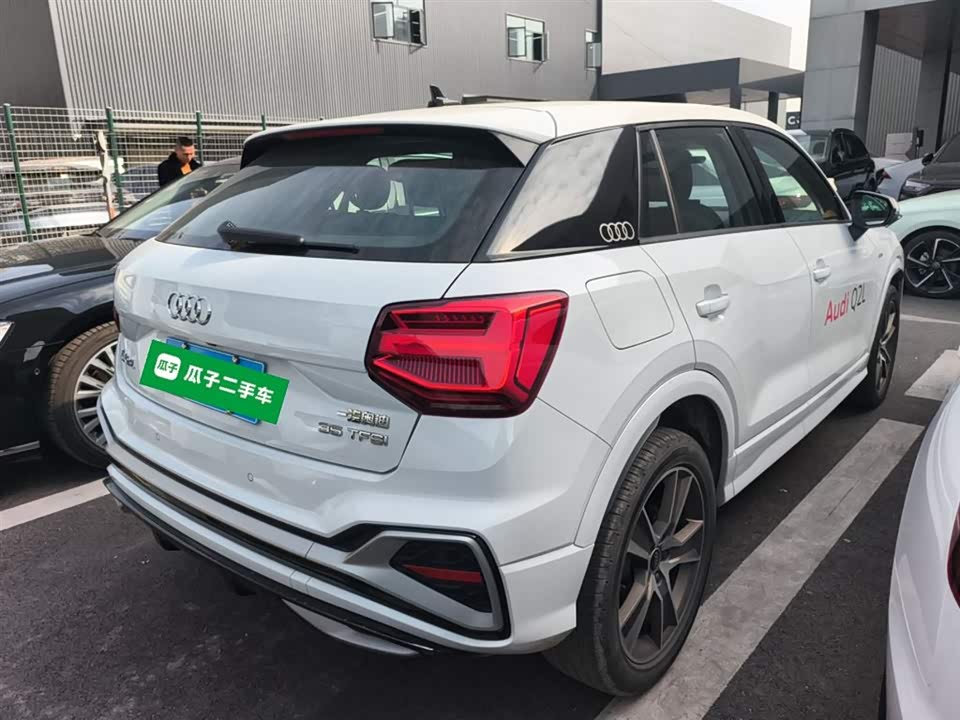 Audi Q2L