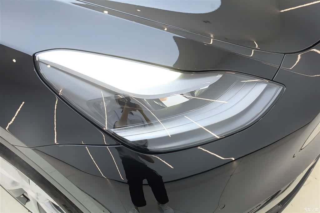 Tesla Model Y, 2023 12