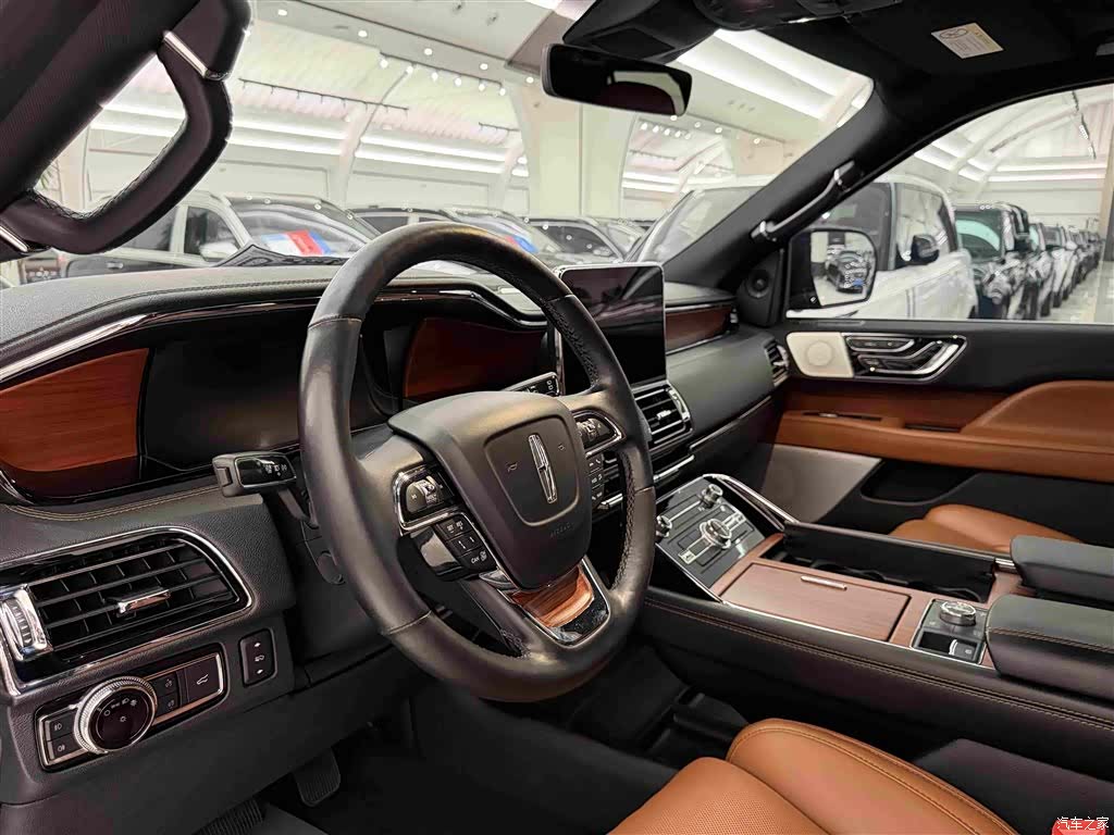 Lincoln Navigator, 2021 11