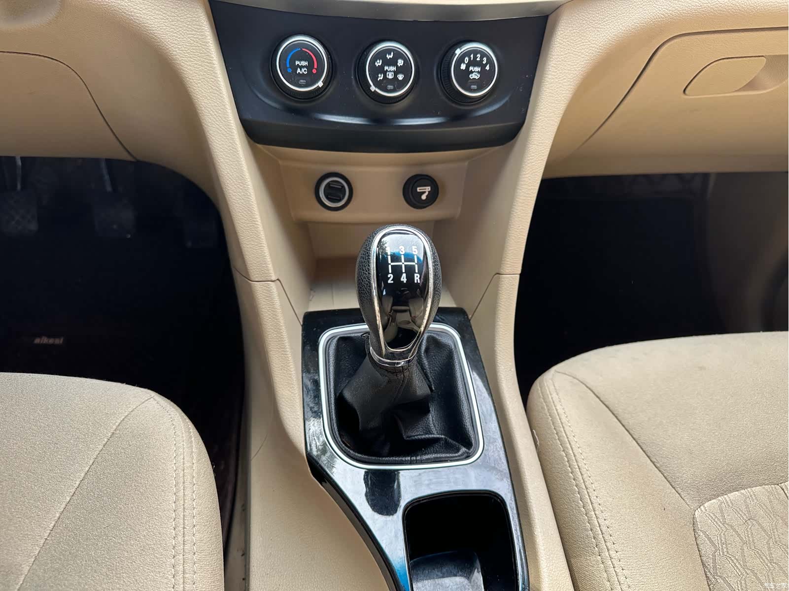 Wuling 730, 2018 12