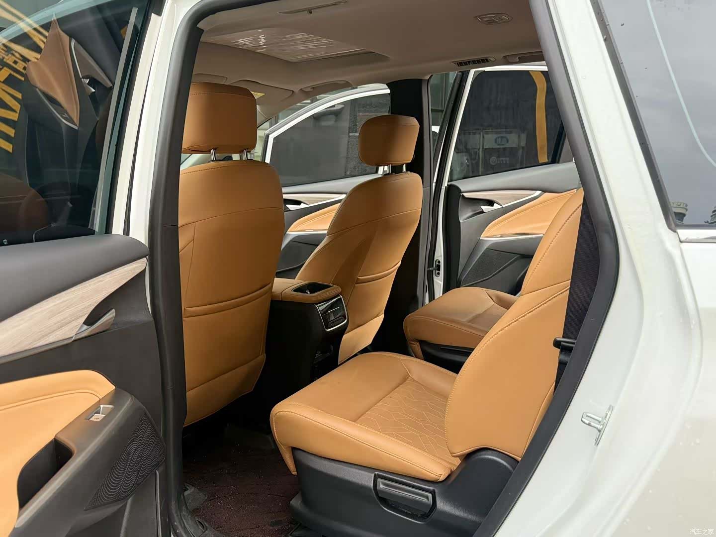 Maxus G50, 2025 6