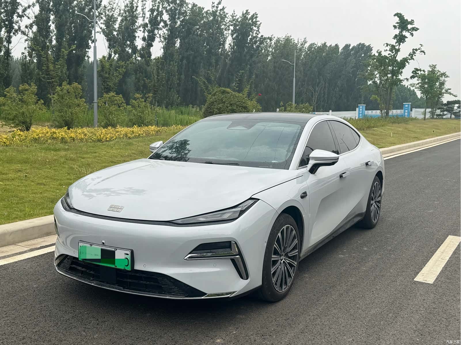 Geely 8, 2025 1