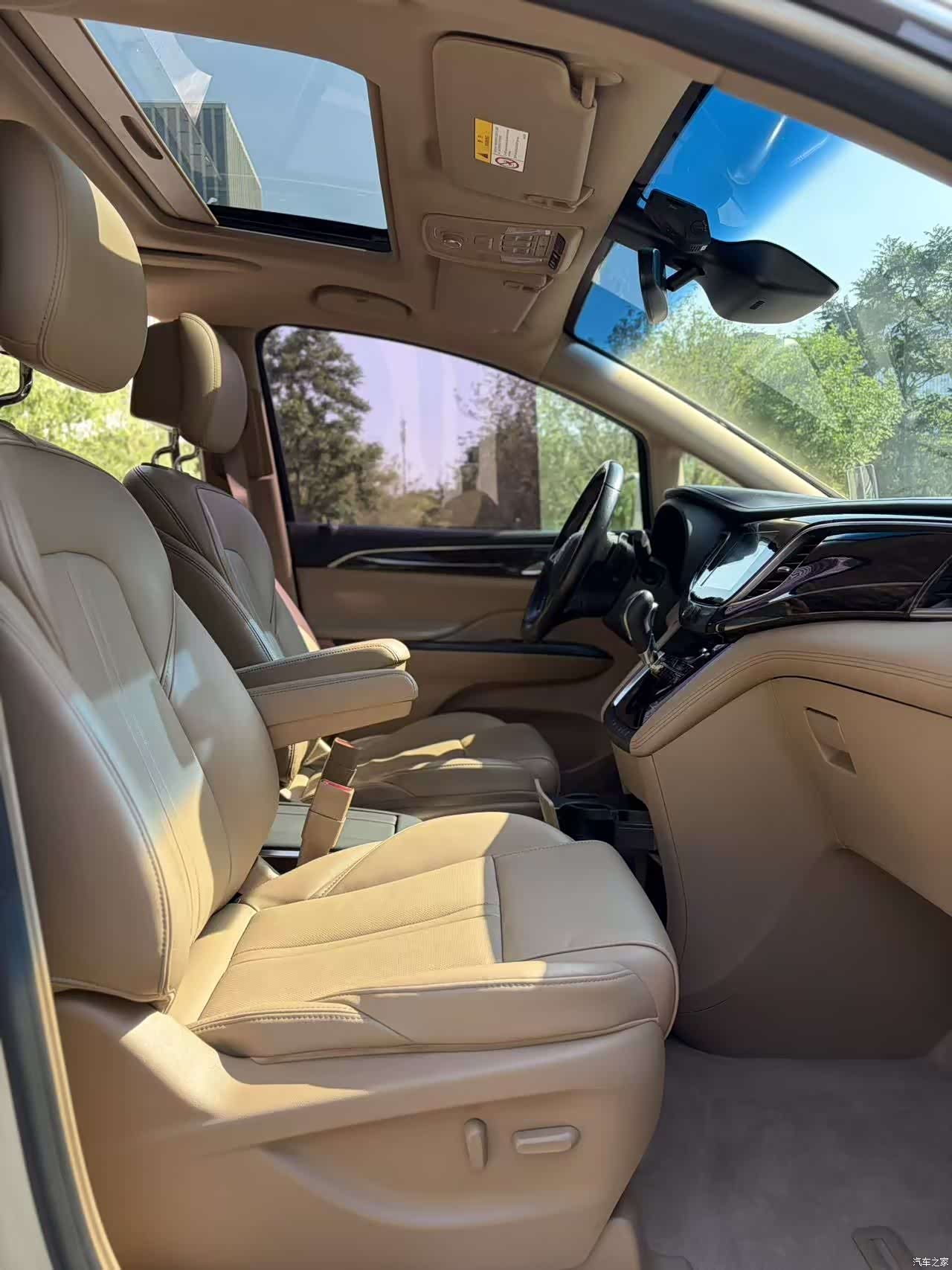 Buick GL8, 2017 13