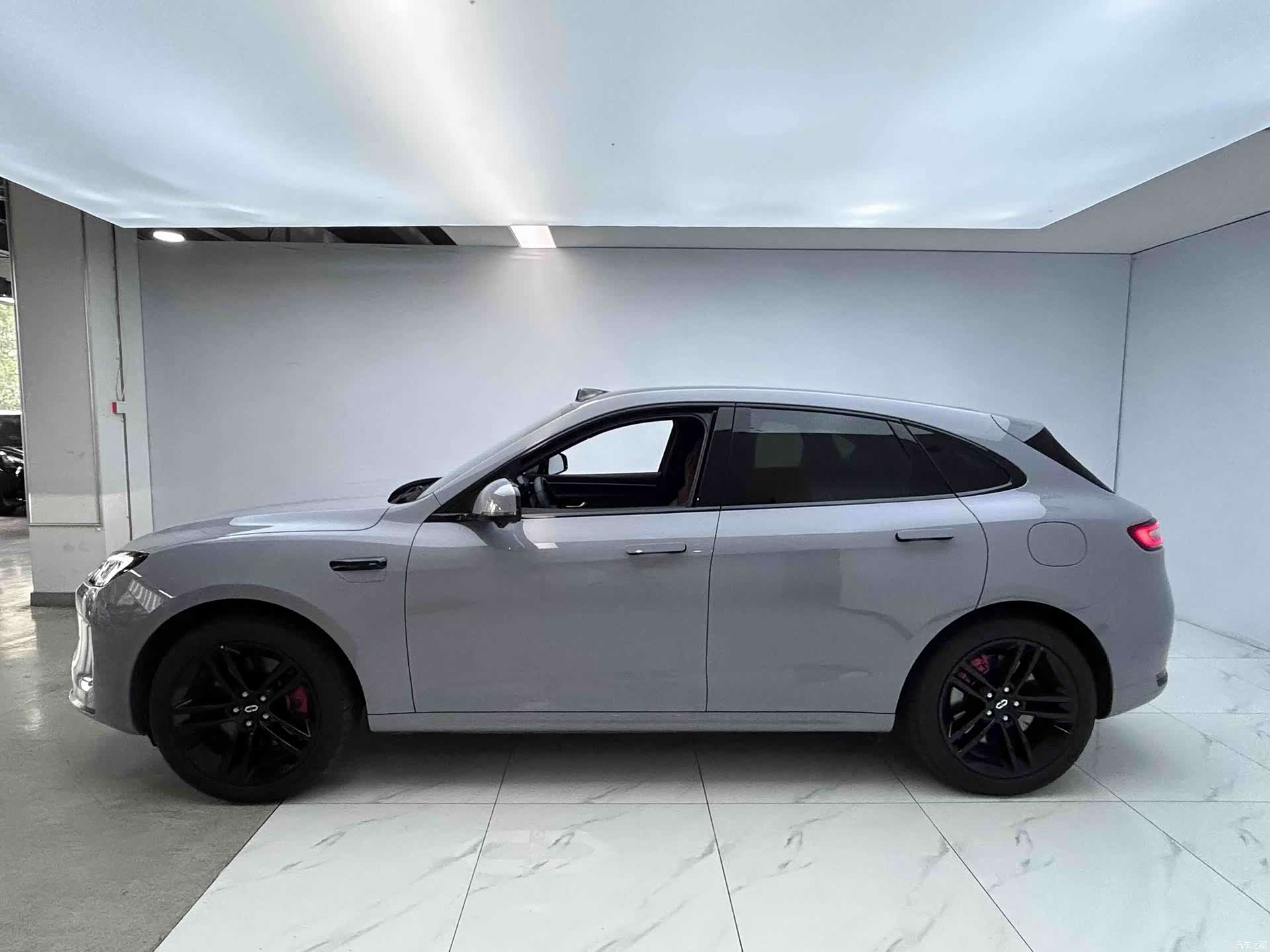 AITO M5, 2025 3