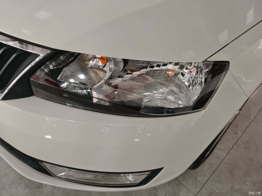 Skoda Rapid, 2015 24