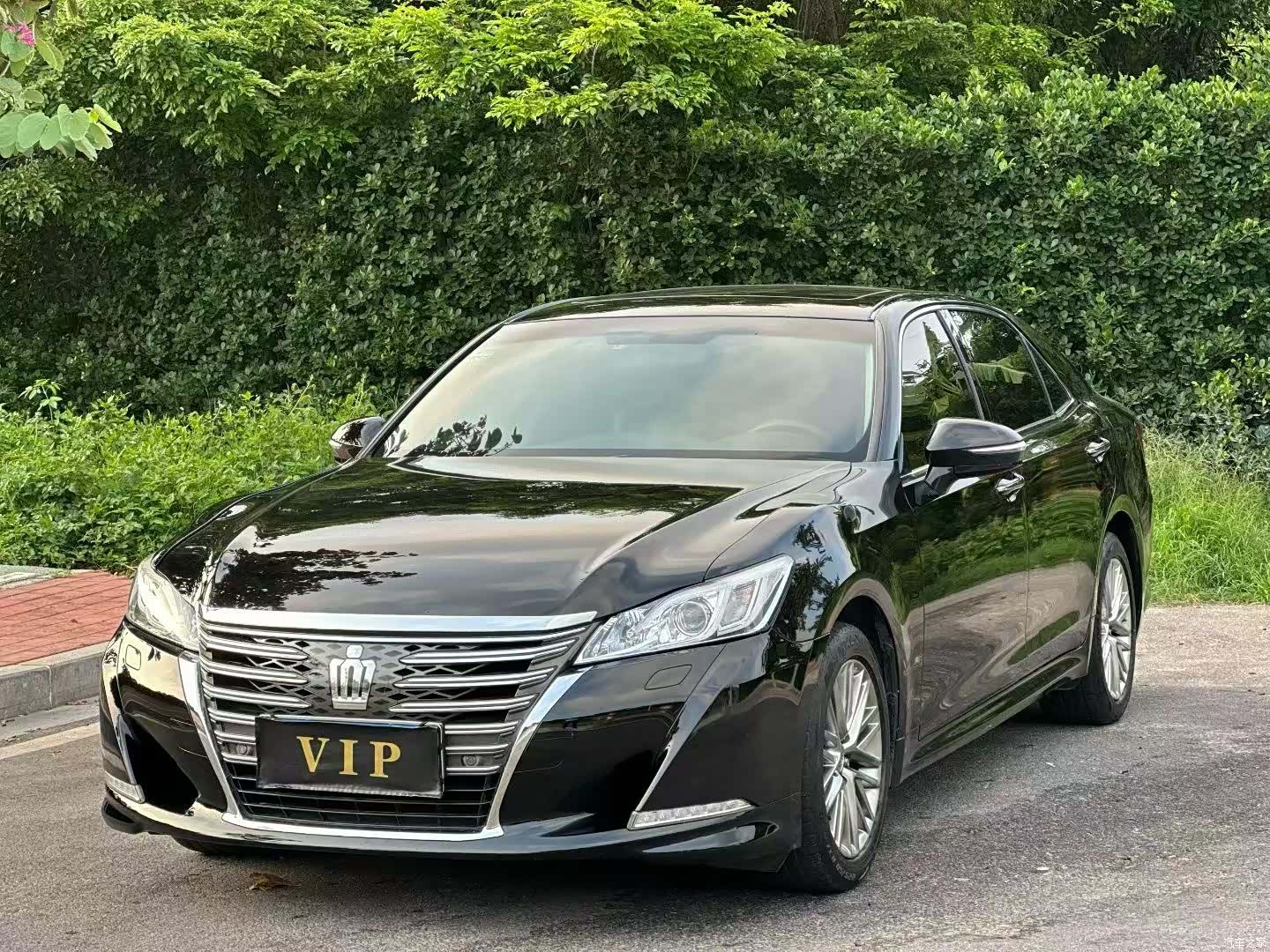 Toyota Crown, 2017 1