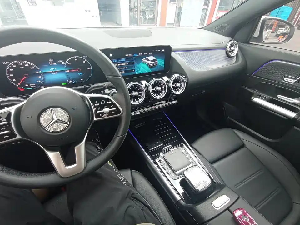 Mercedes-Benz EQA Mercedes-Benz EQA