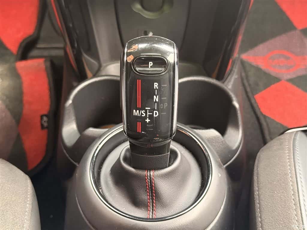 Mini Cooper, 2020 4