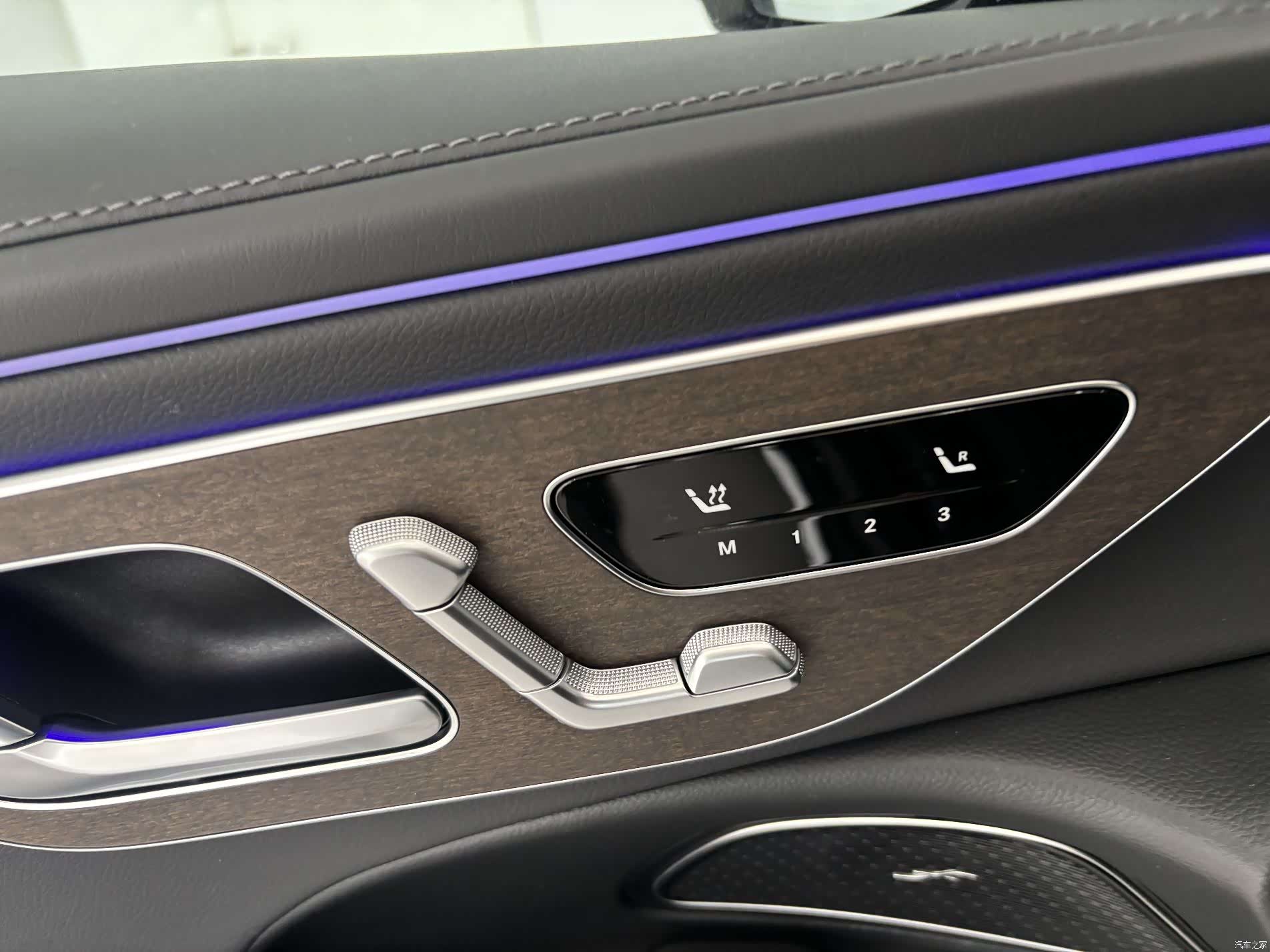 Mercedes-Benz E-Class, 2025 11