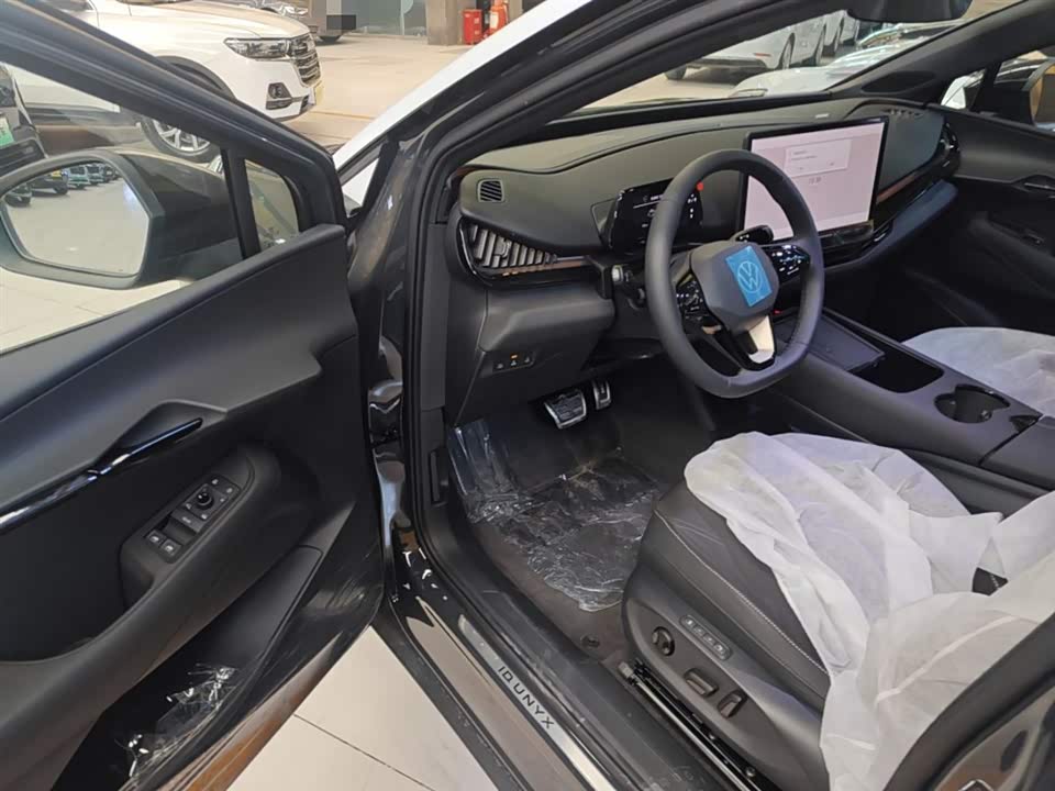 Volkswagen With the crowd 06