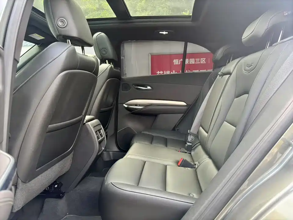 Cadillac XT4