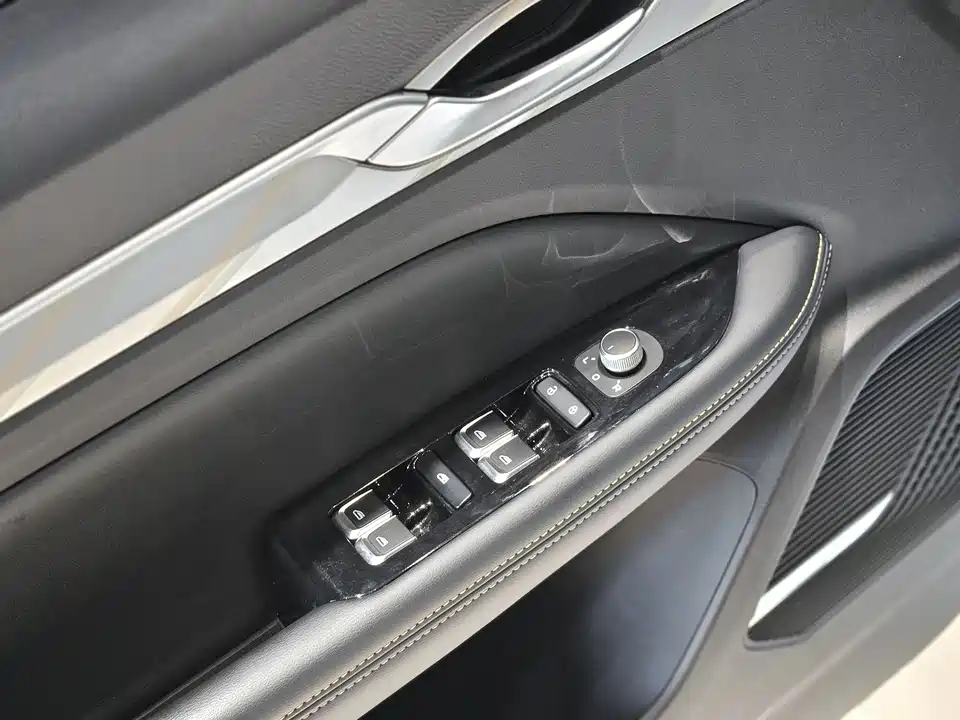 Geely Emgrand L HiP