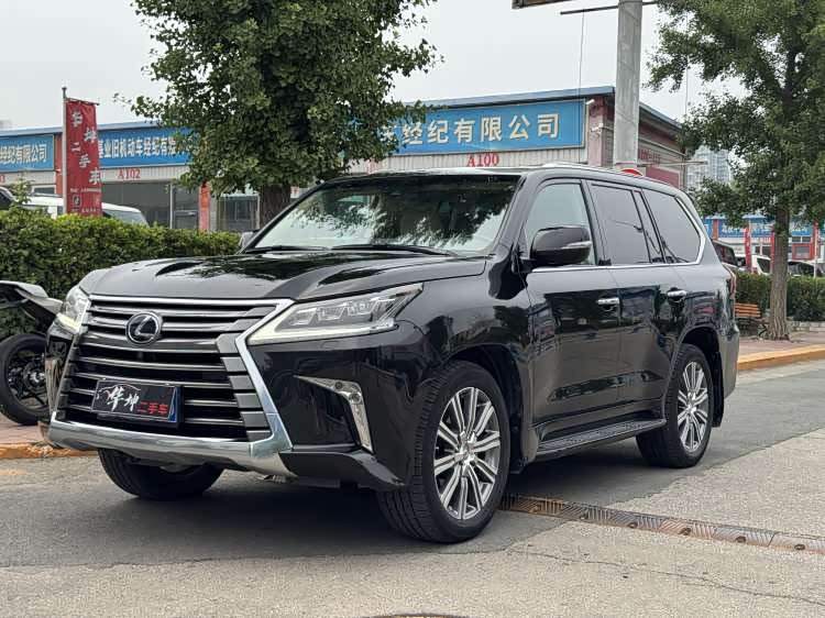 Lexus LX