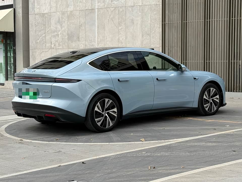 NIO ET5