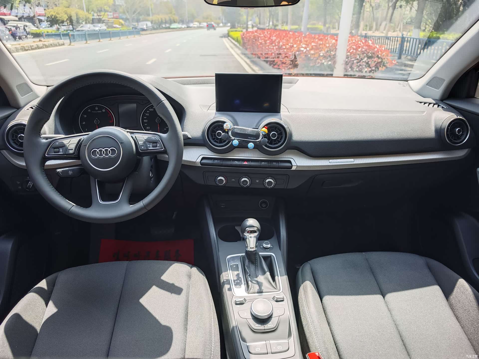 Audi Q2L, 2021 9