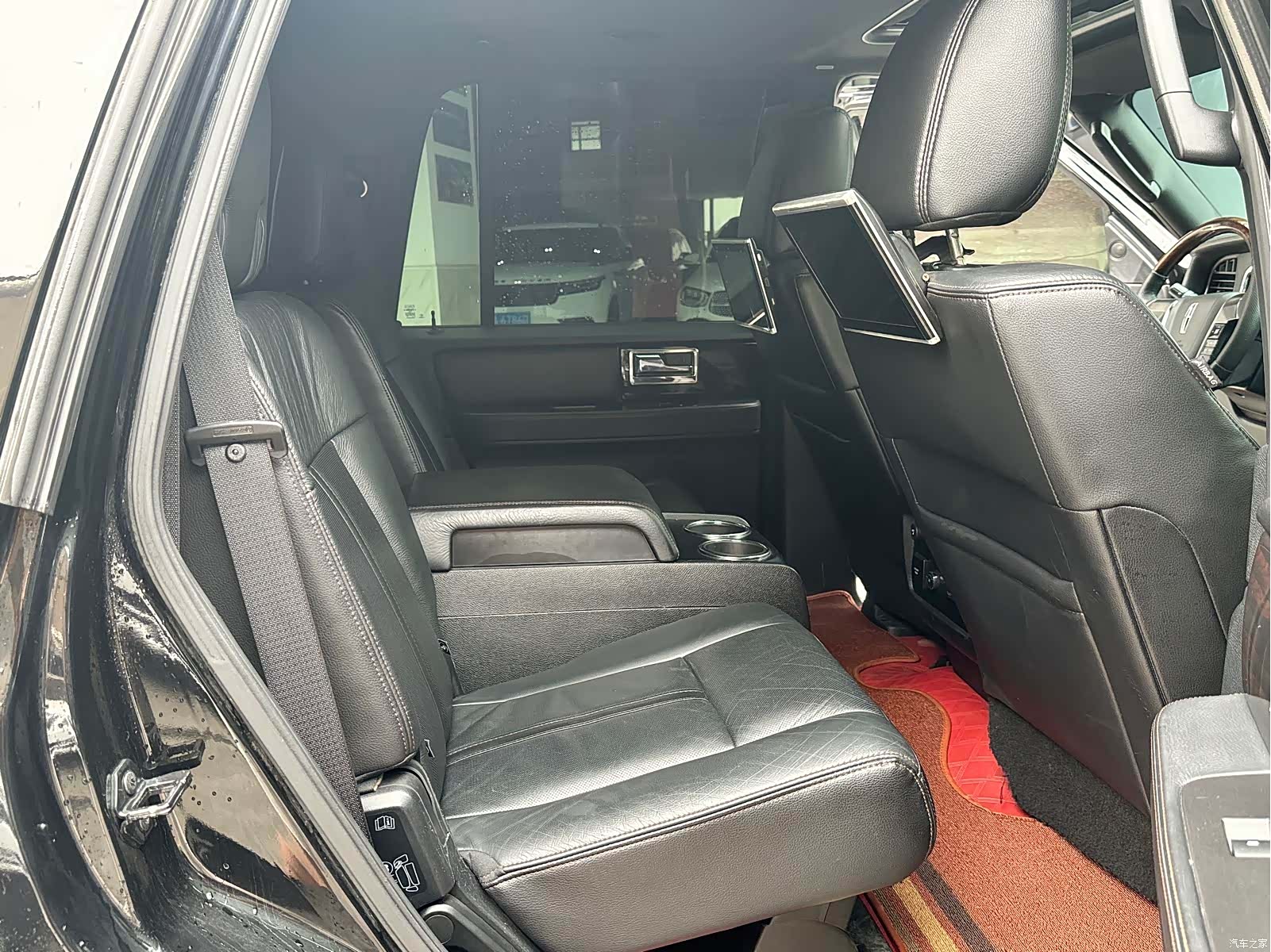 Lincoln Navigator, 2017 9