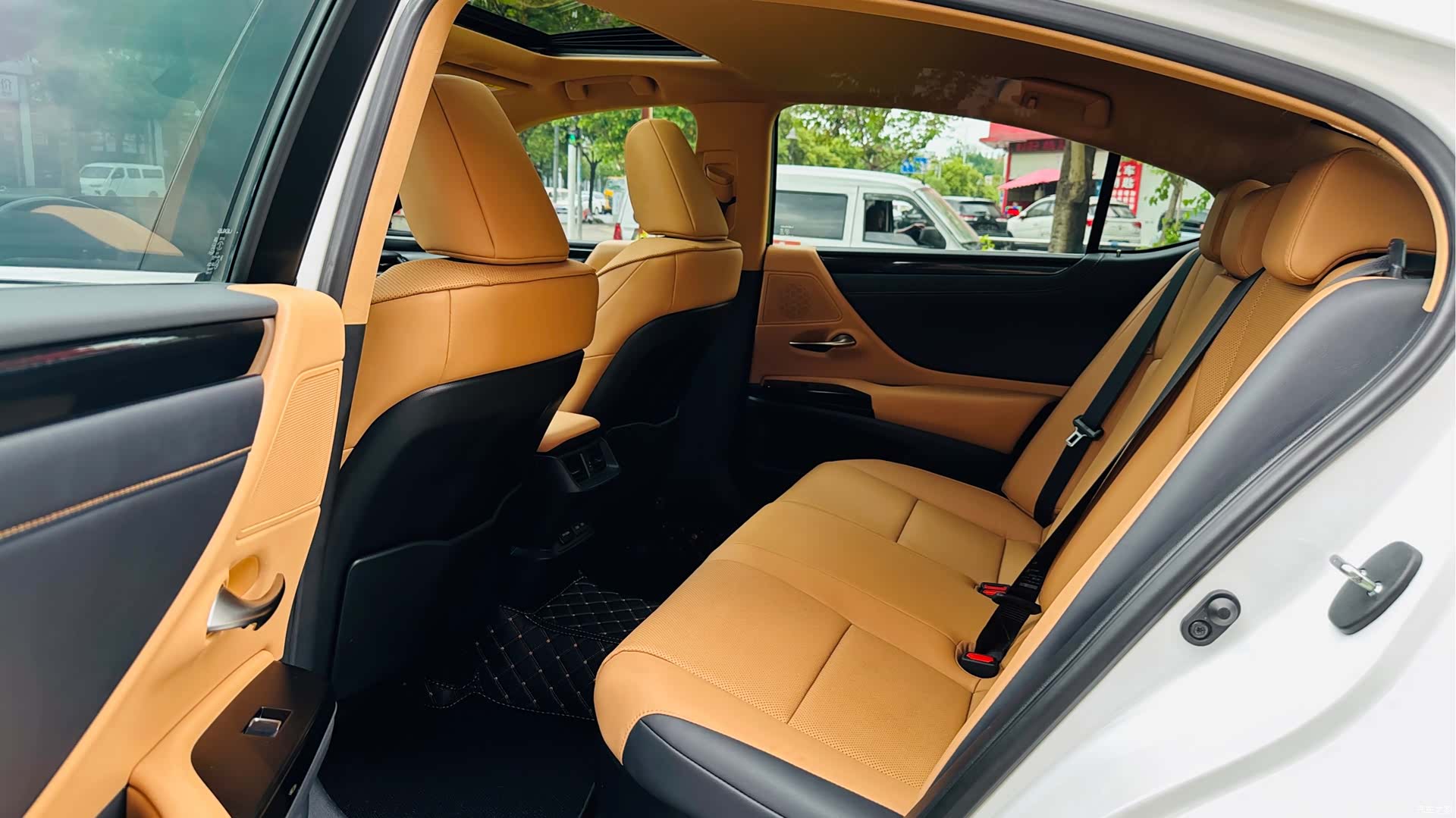 Lexus ES, 2023 13