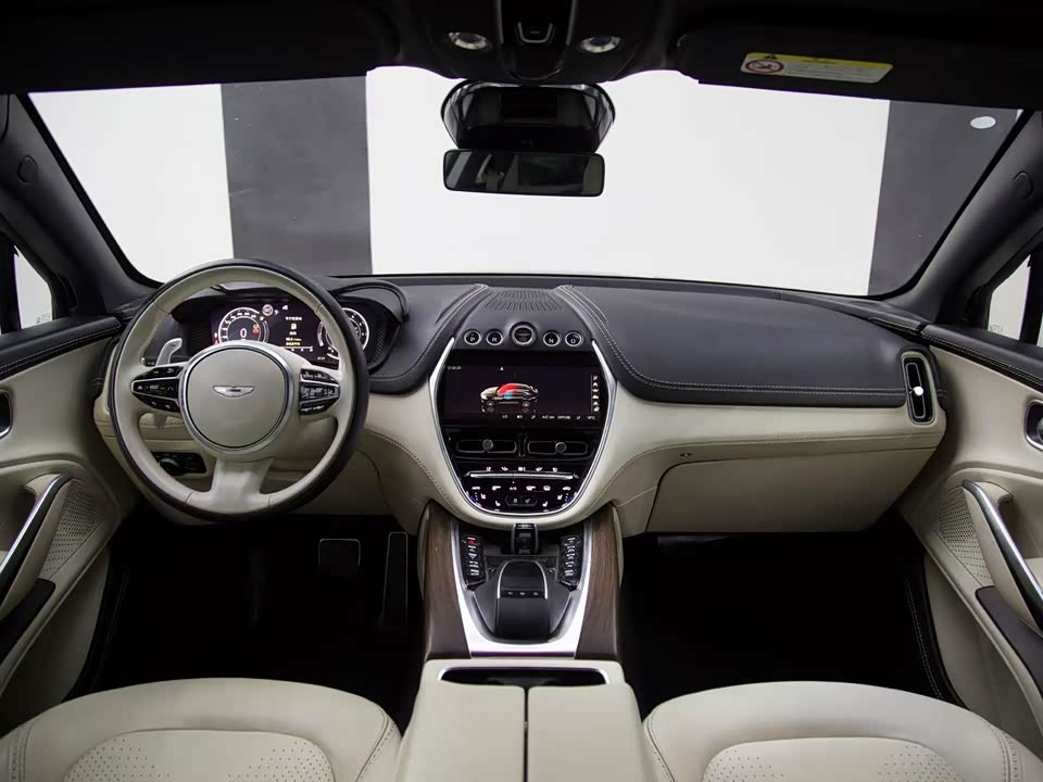 Aston Martin DBX Aston Martin DBX