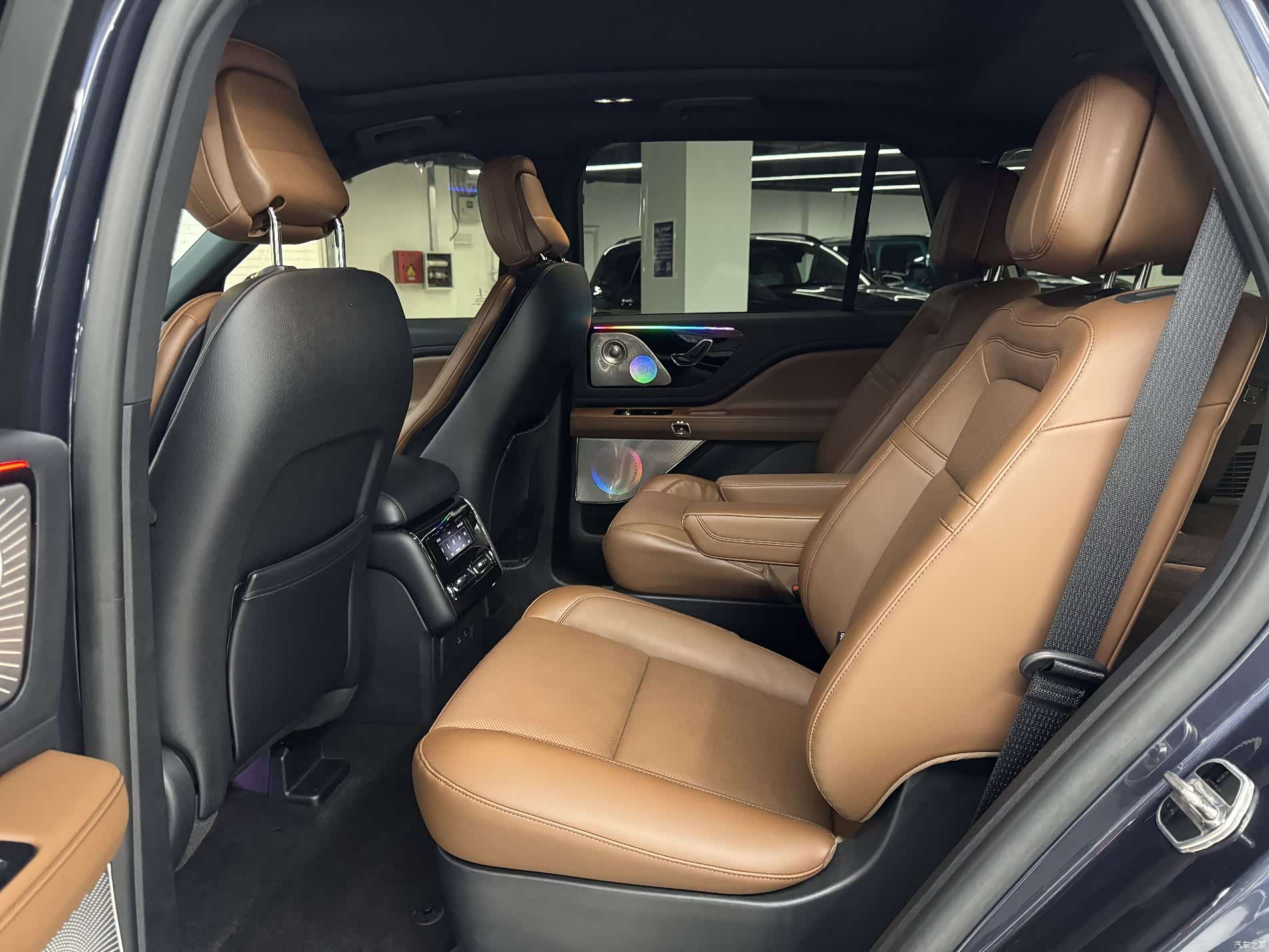 Lincoln Aviator, 2023 17