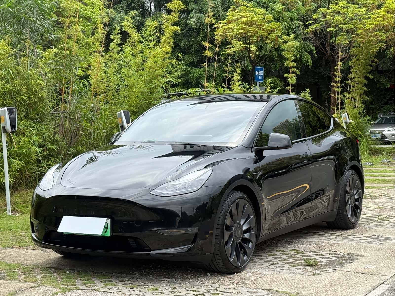 Tesla Model Y, 2021 1