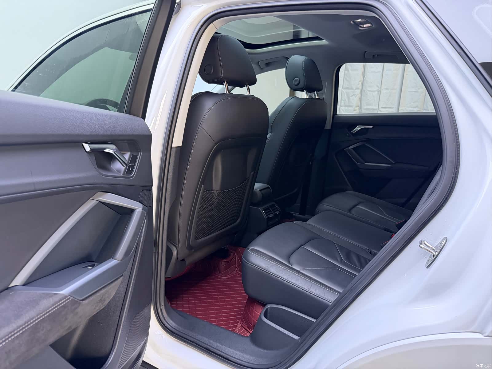 Audi Q3, 2022 10