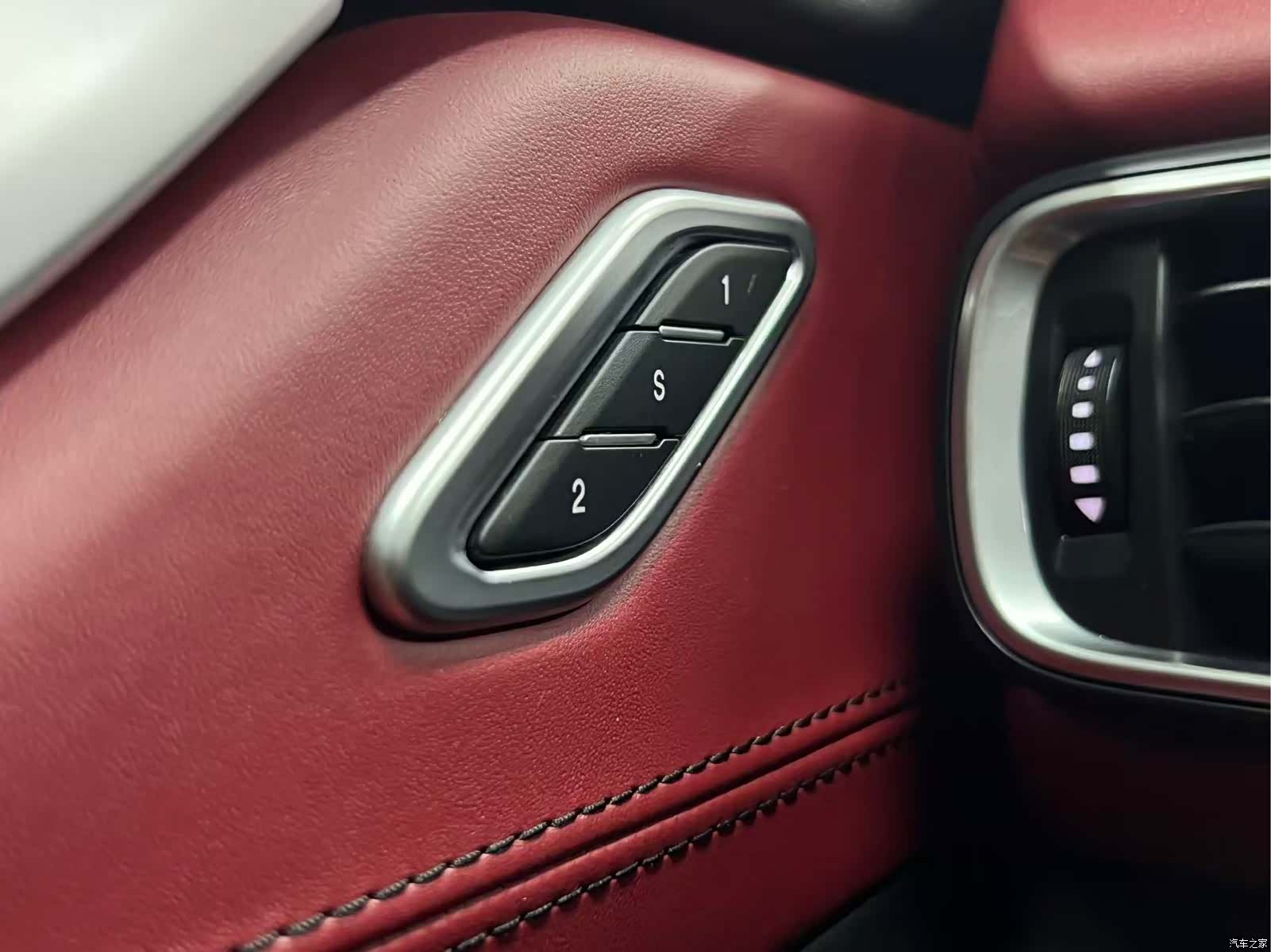 Maserati Levante, 2016 12