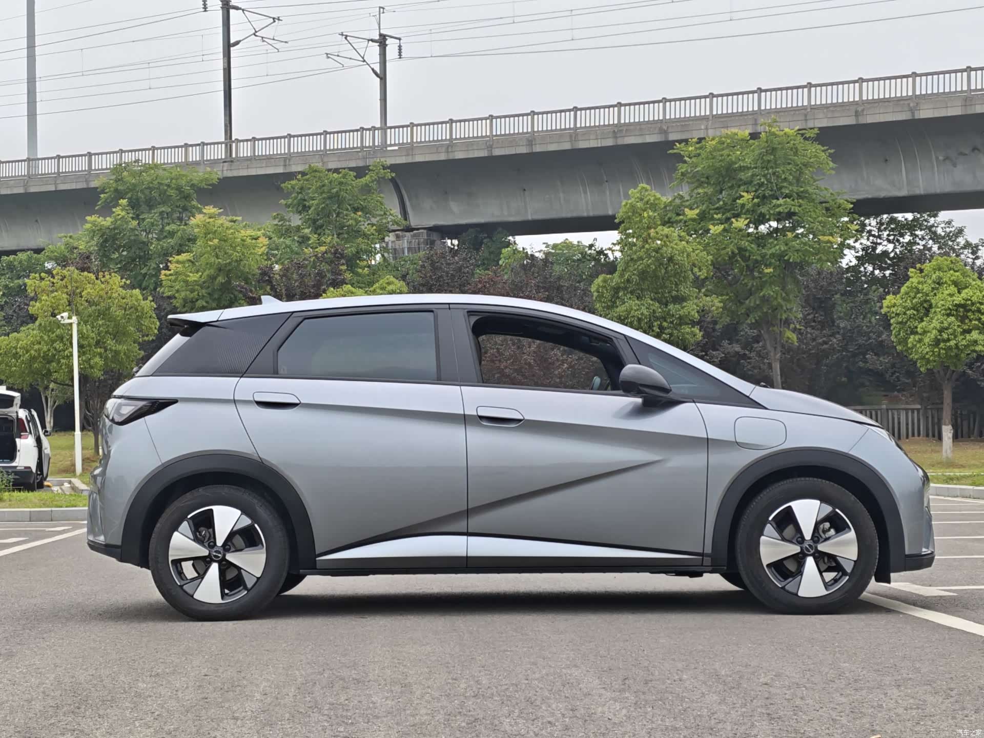BYD Dolphin, 2023 8