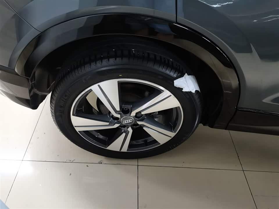 Audi Q2L Audi Q2L