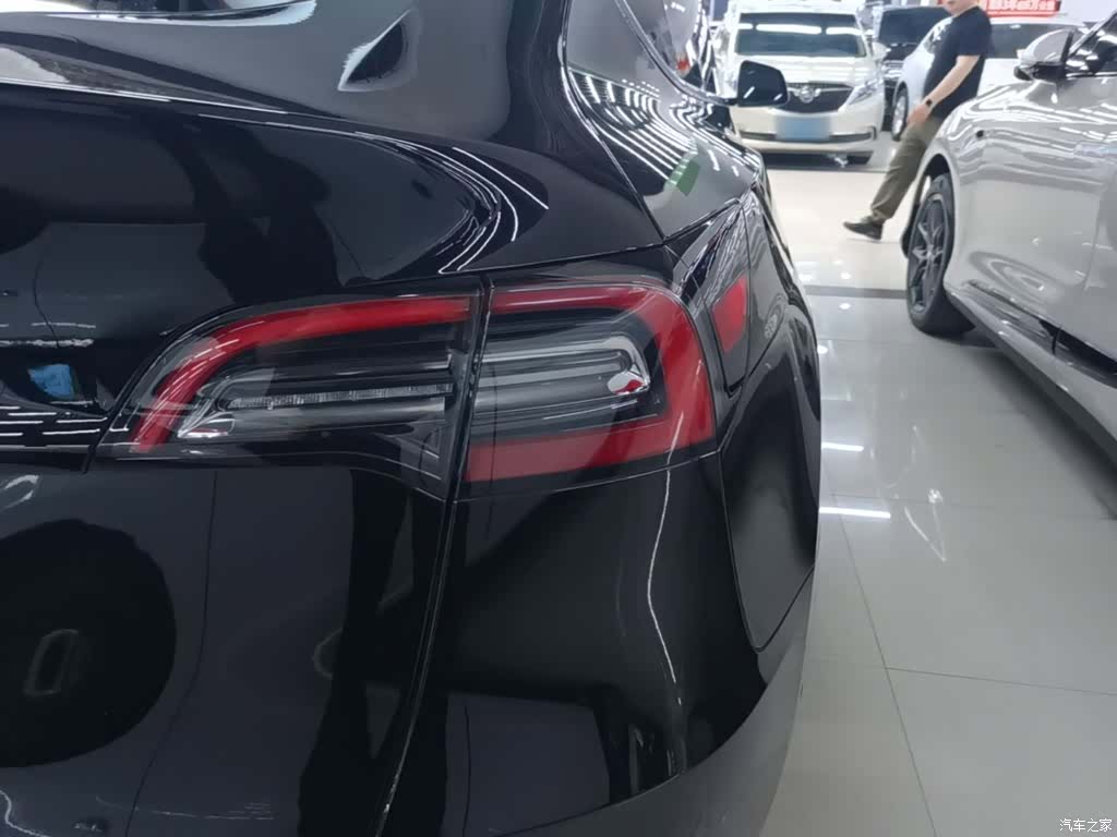 Tesla Model Y, 2023 8
