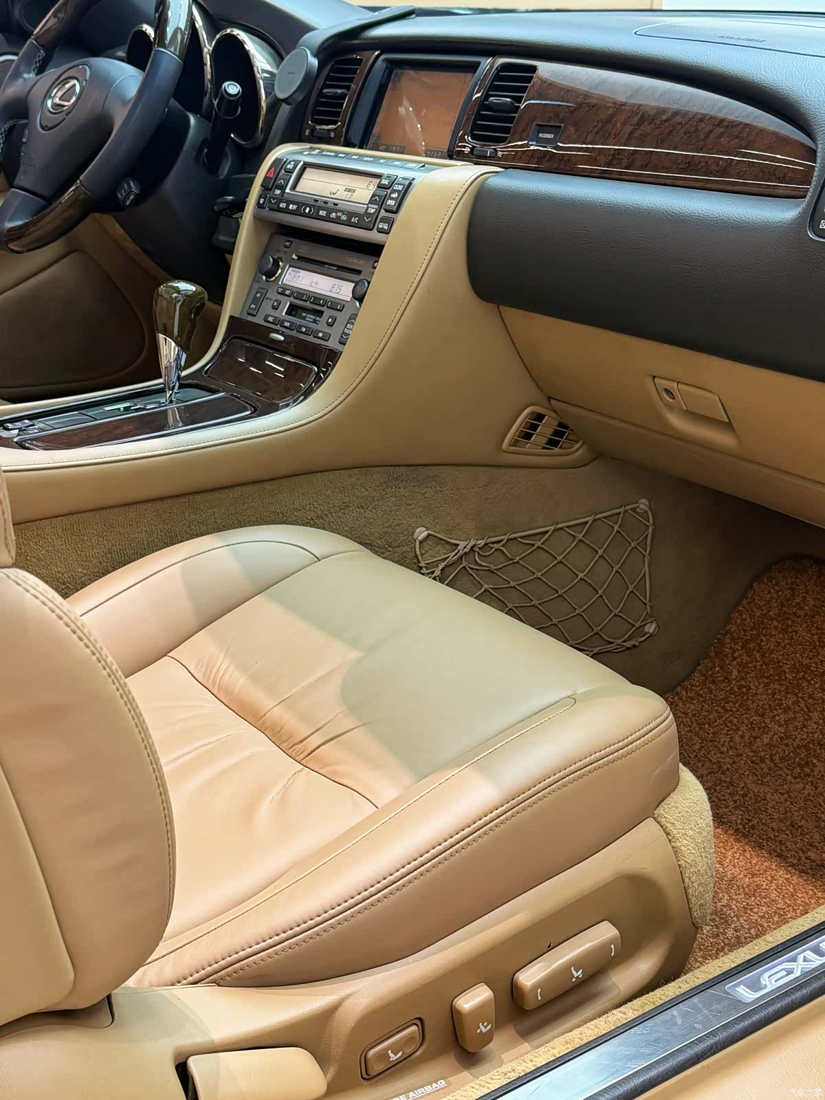 Lexus SC, 2009 21