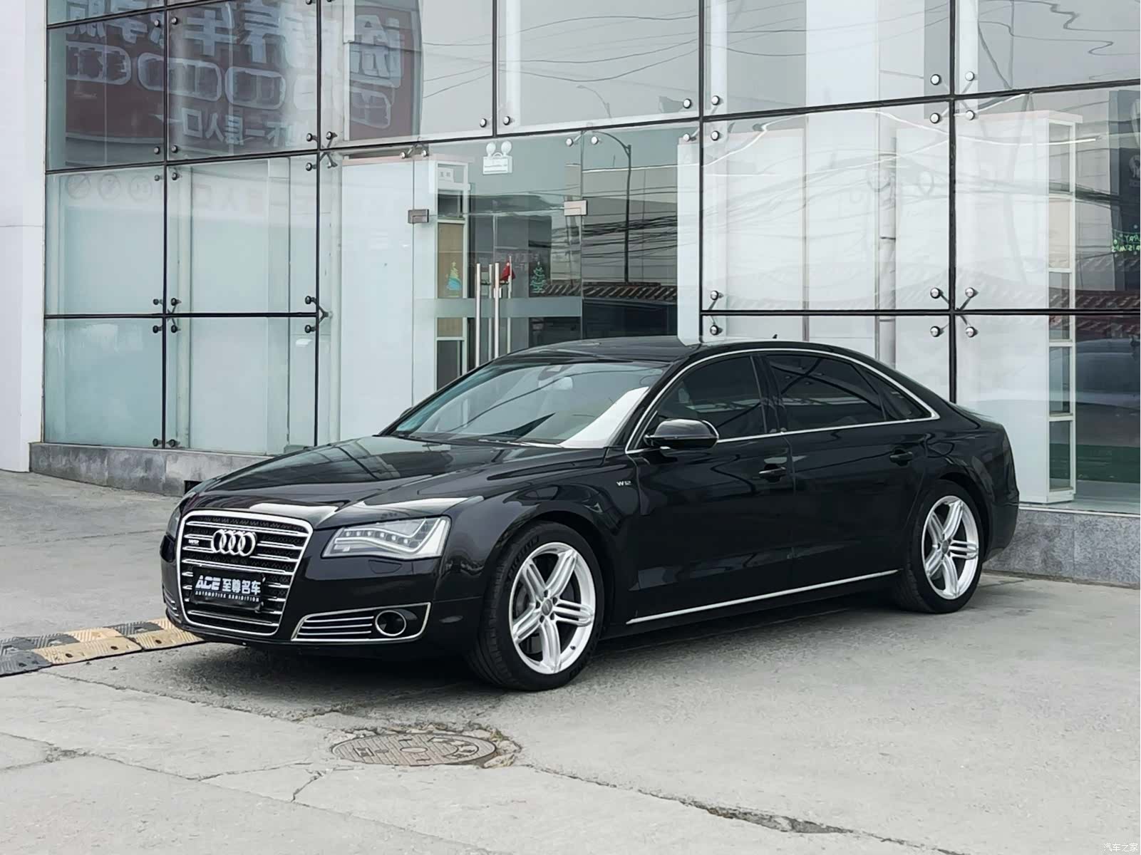 Audi A8L, 2012 1