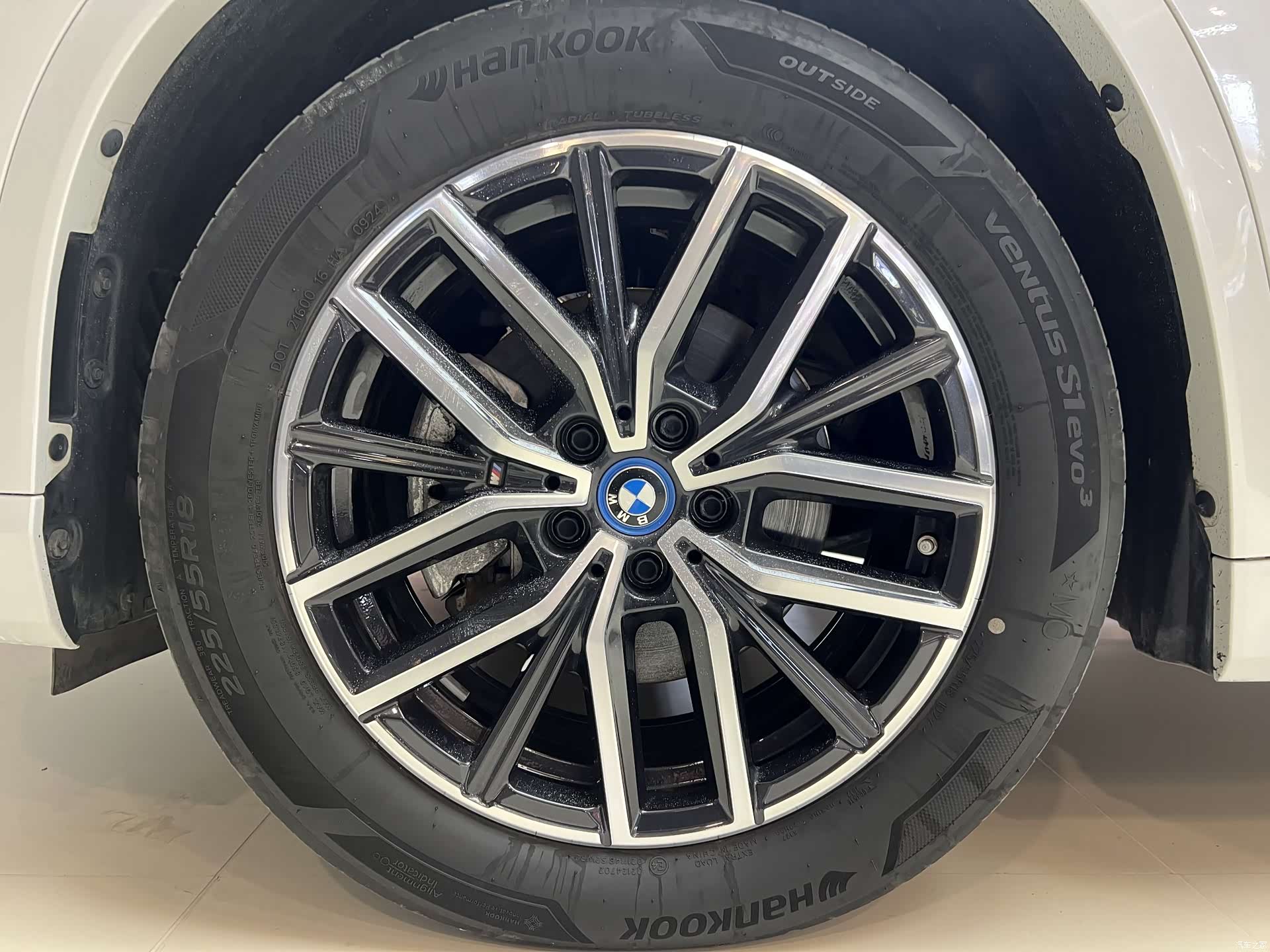 BMW iX1, 2024 17