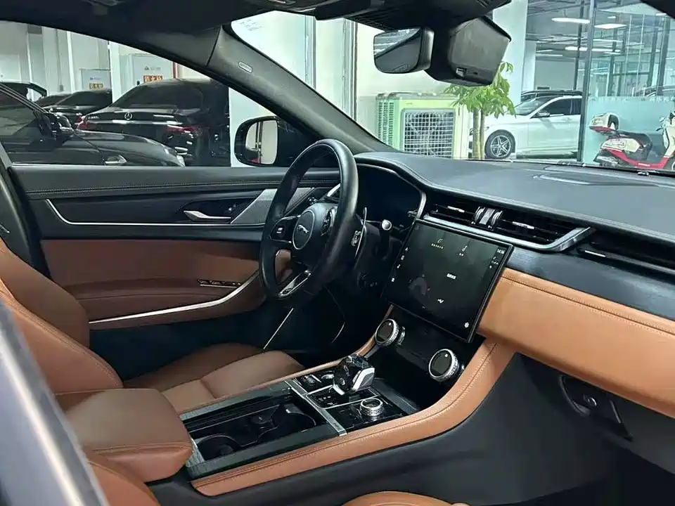 Jaguar XFL