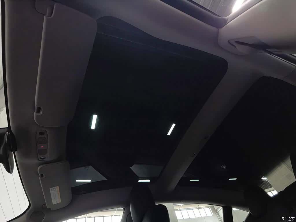 Tesla Model 3, 2022 14