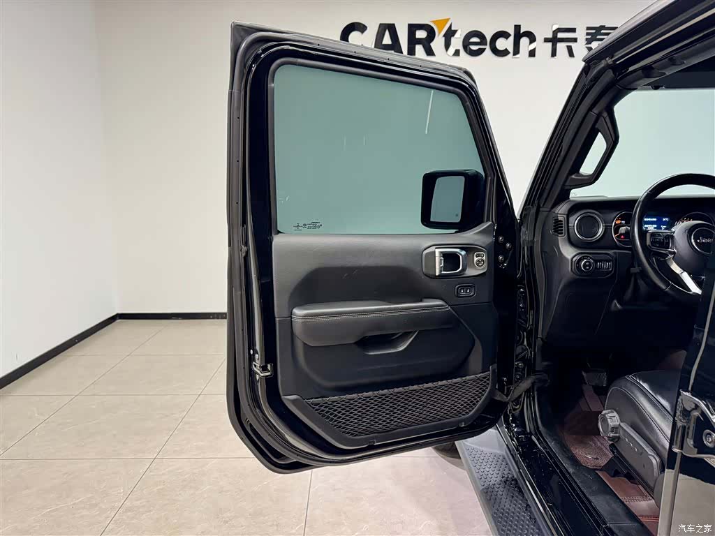Jeep Wrangler, 2021 14
