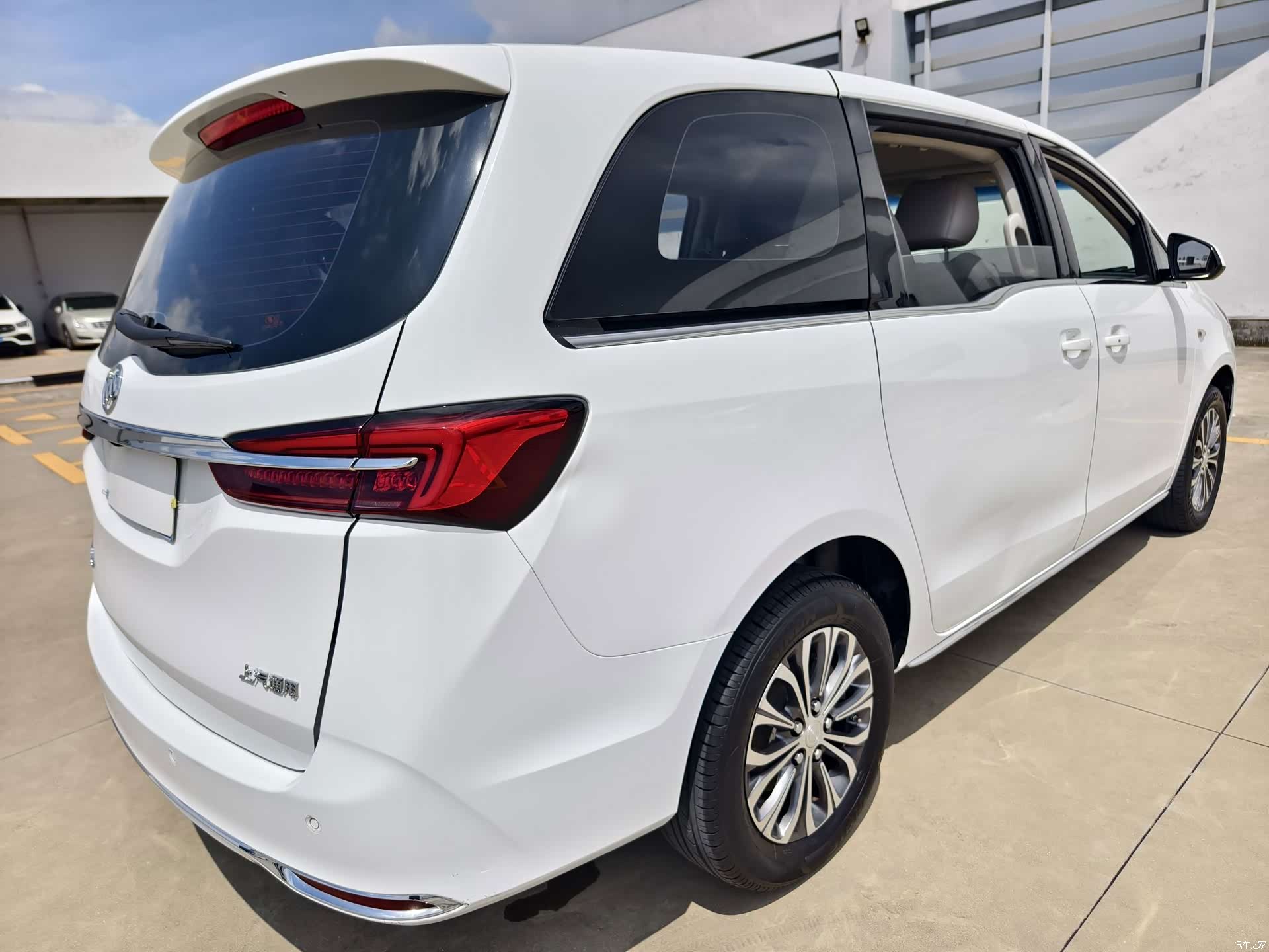 Buick GL8, 2023 все фото