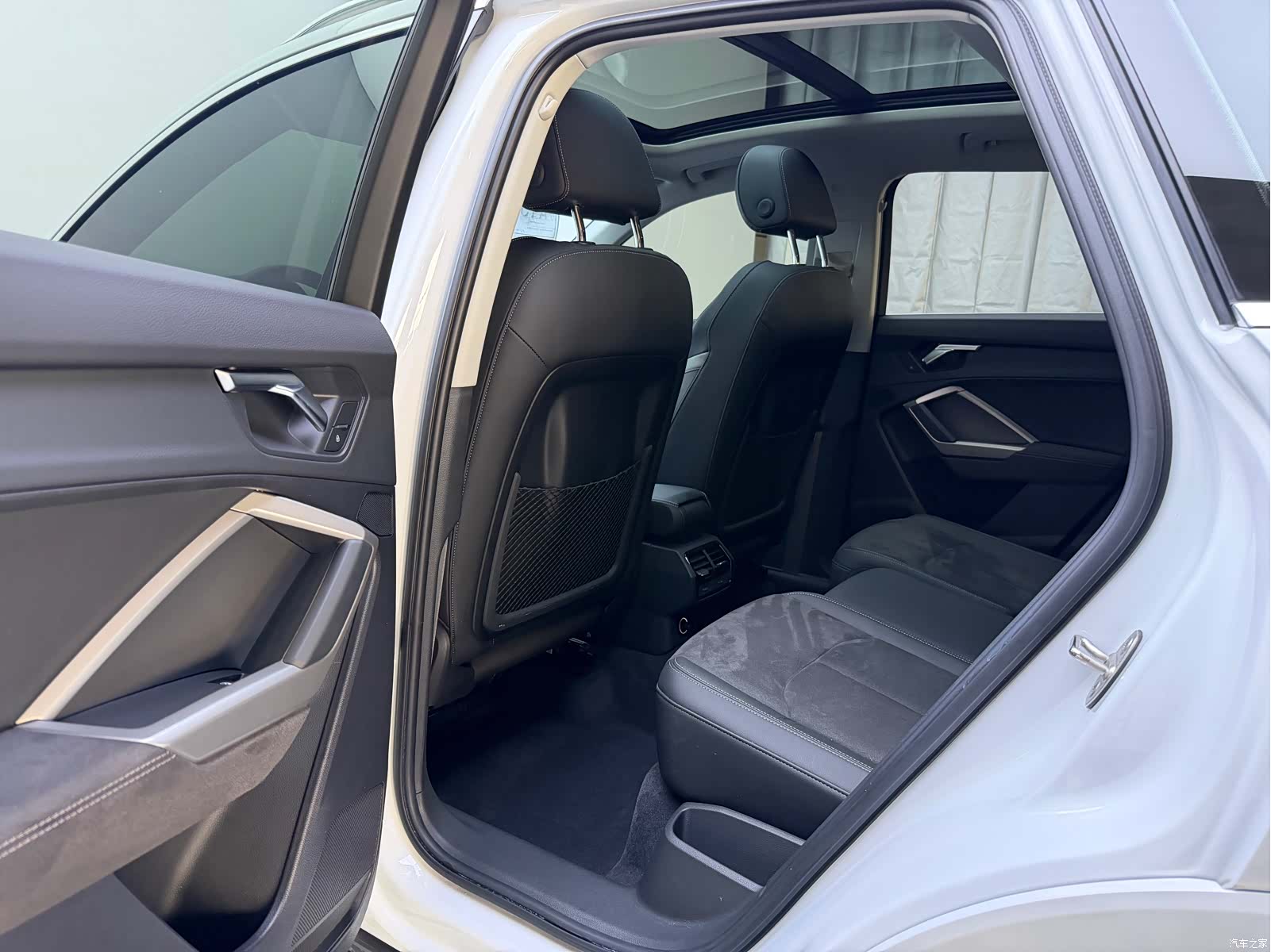 Audi Q3, 2023 10