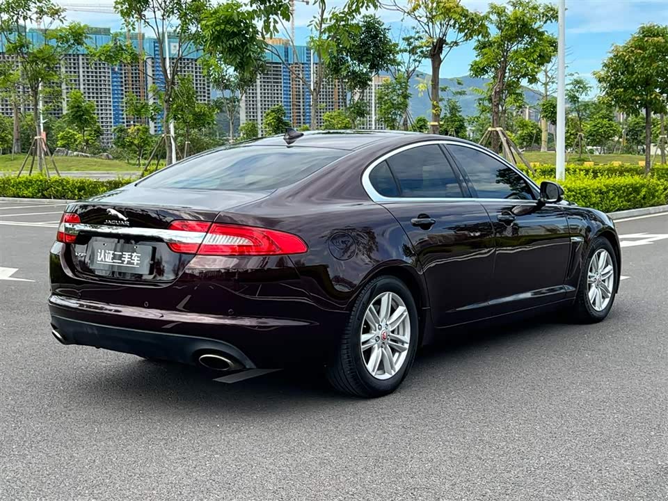 Jaguar XF