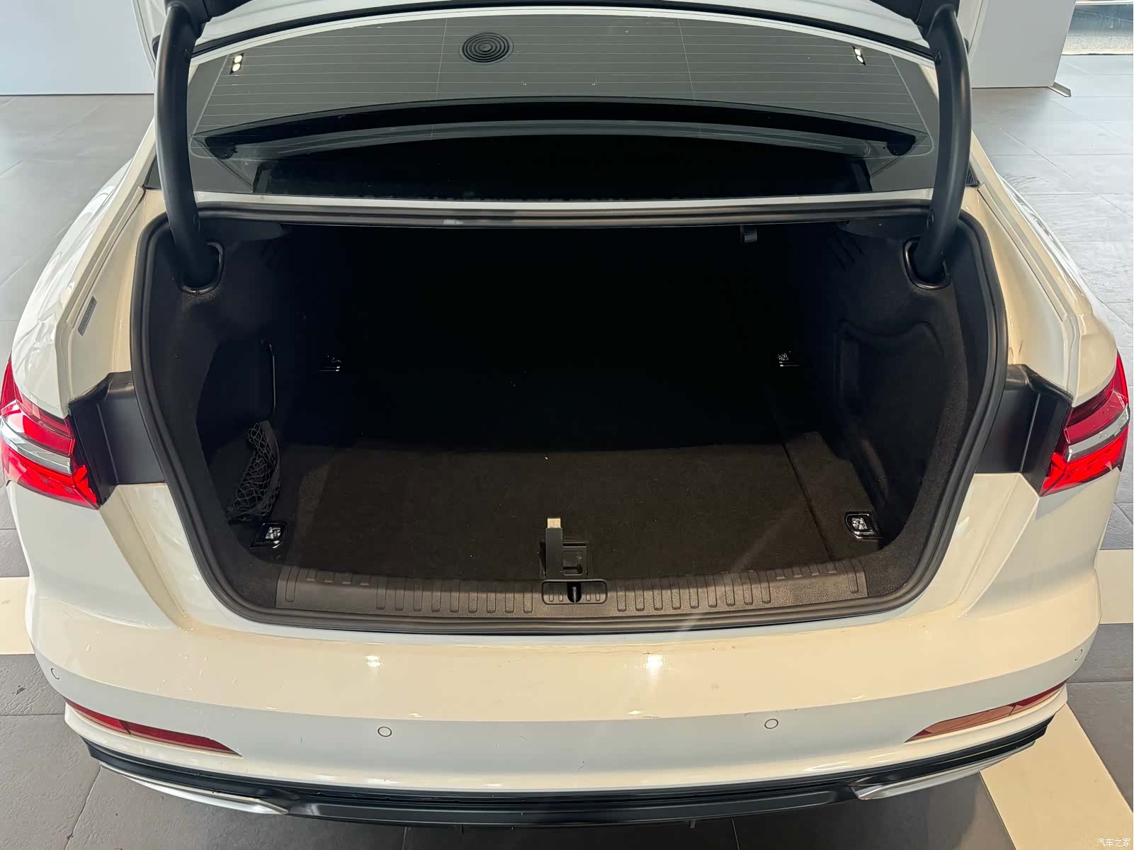 Audi A6L, 2020 10