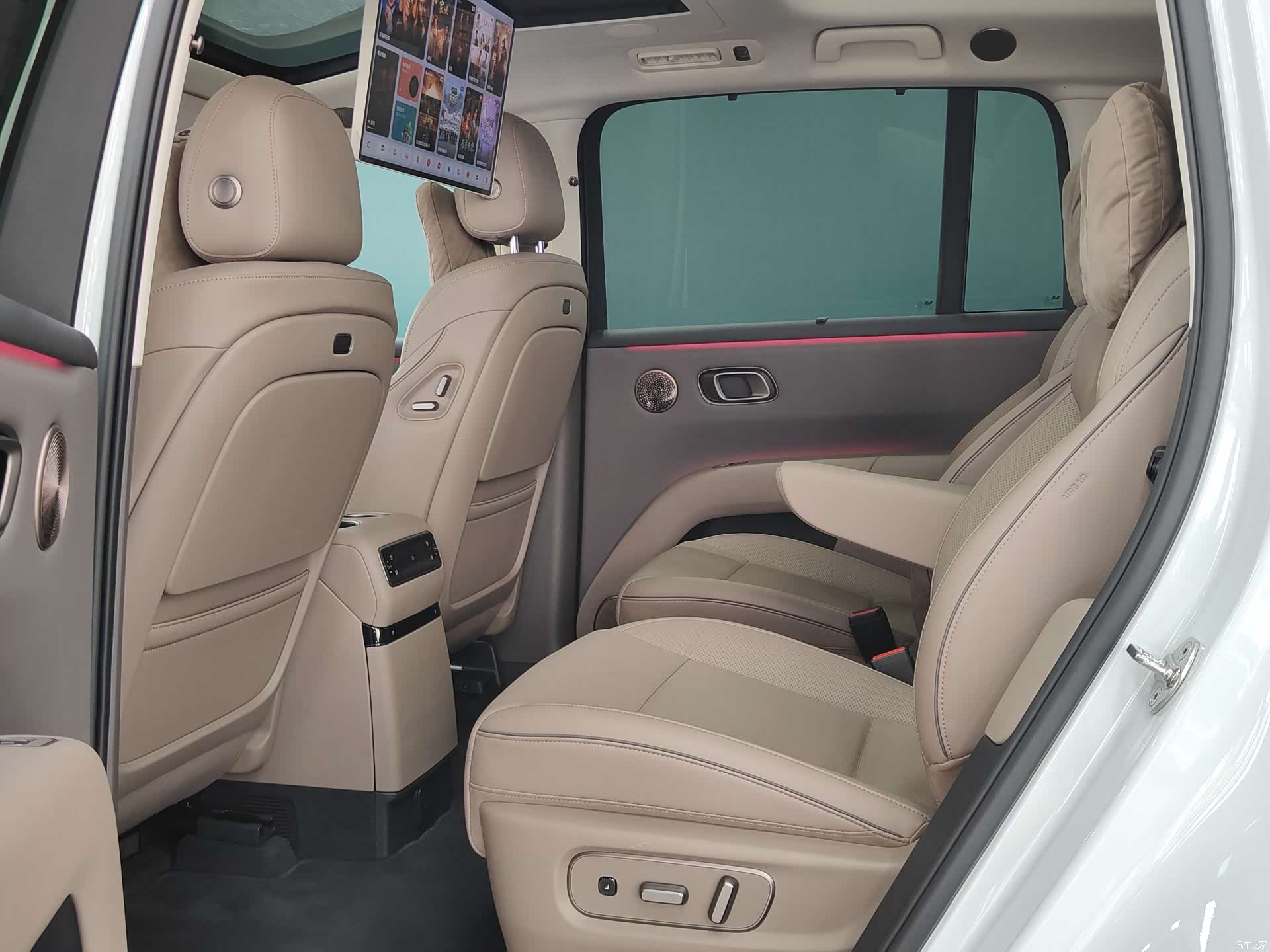 Li Auto i8, 2025 3