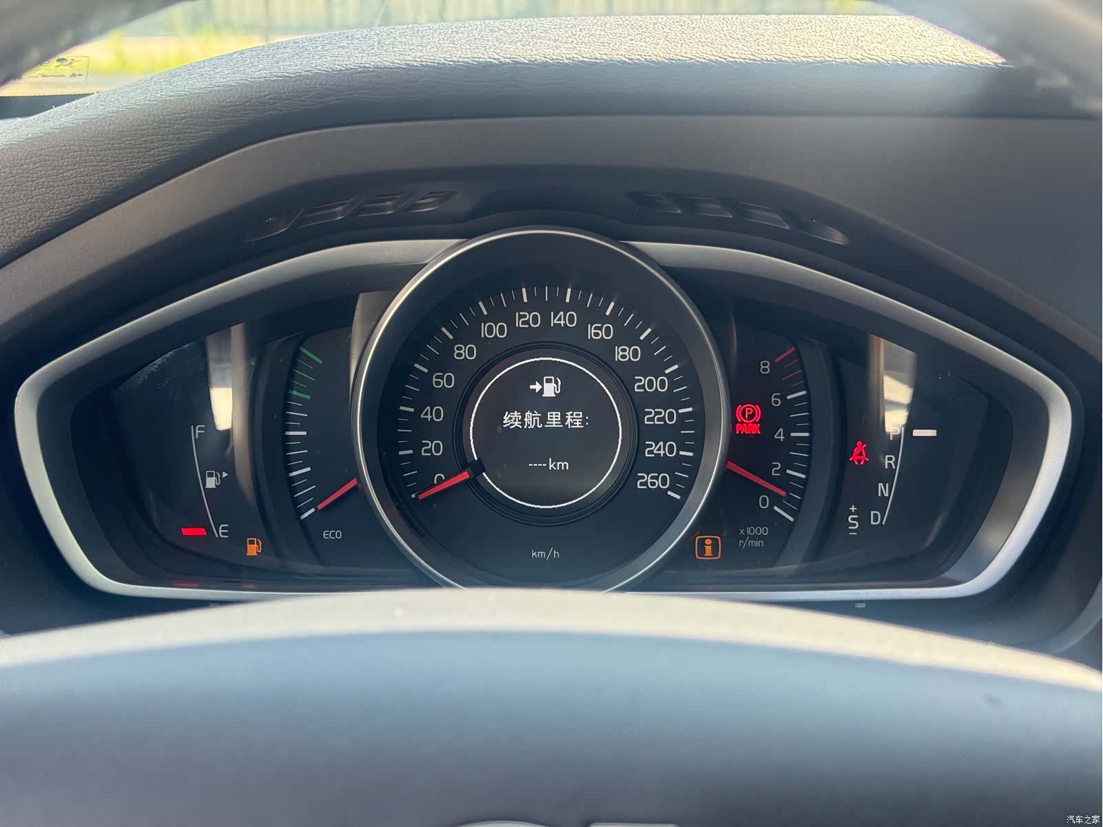 Volvo V40, 2014 8