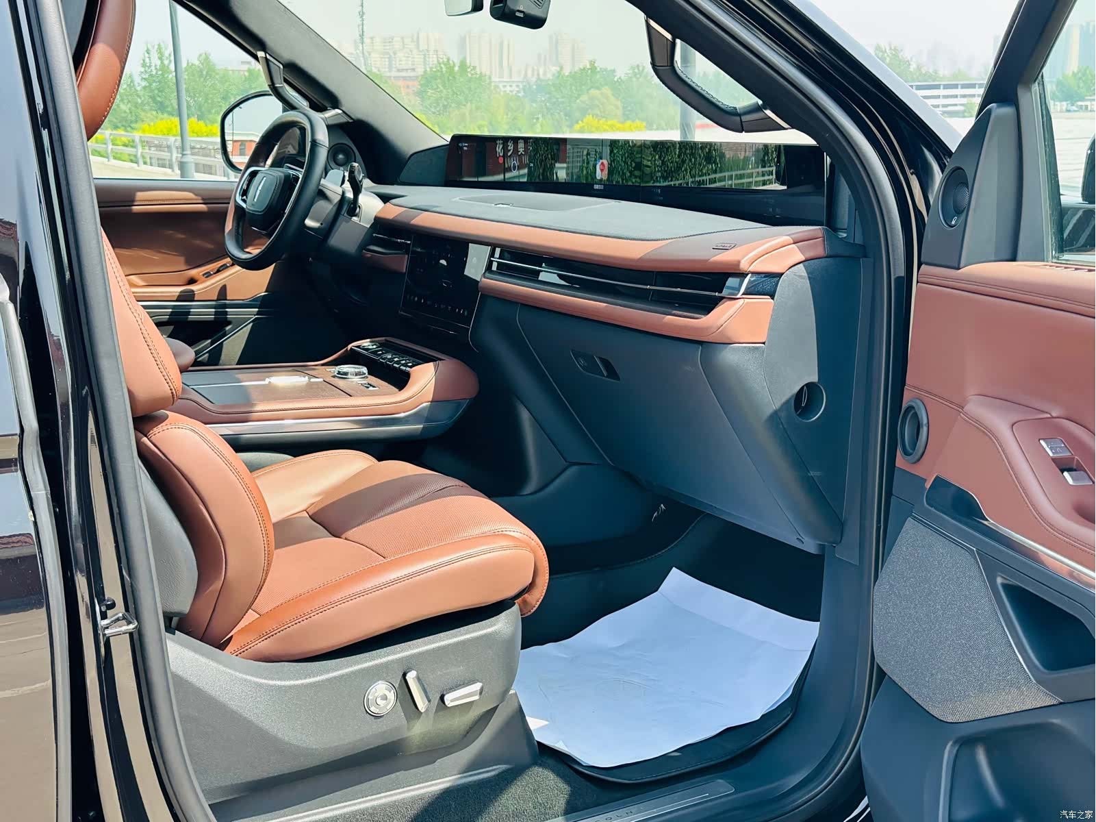Lincoln Navigator, 2025 33