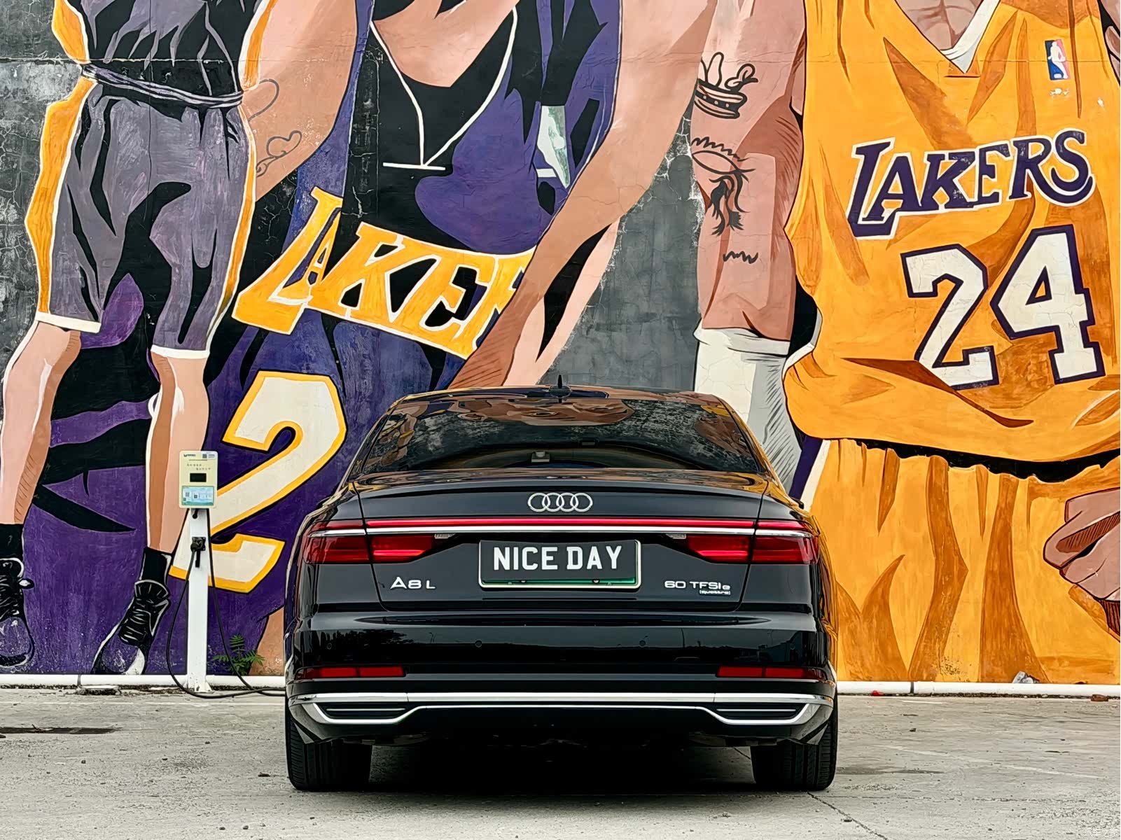 Audi A8L, 2022 все фото