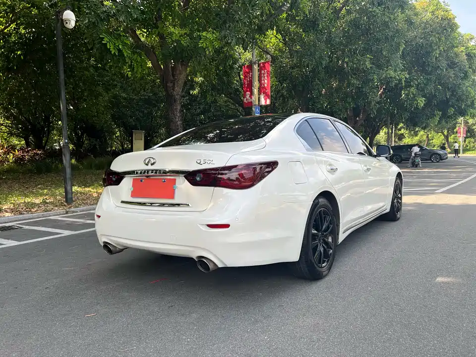 Infiniti Q50L