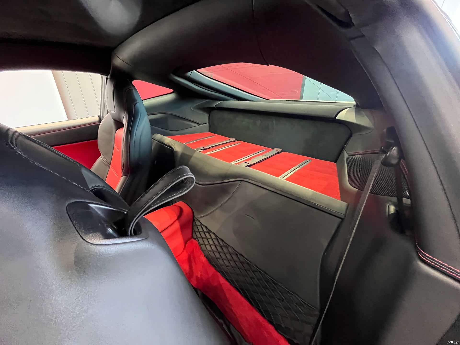 Ferrari F12ber, 2013 7