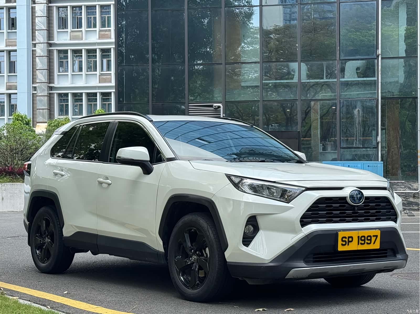 Toyota RAV4, 2021 3