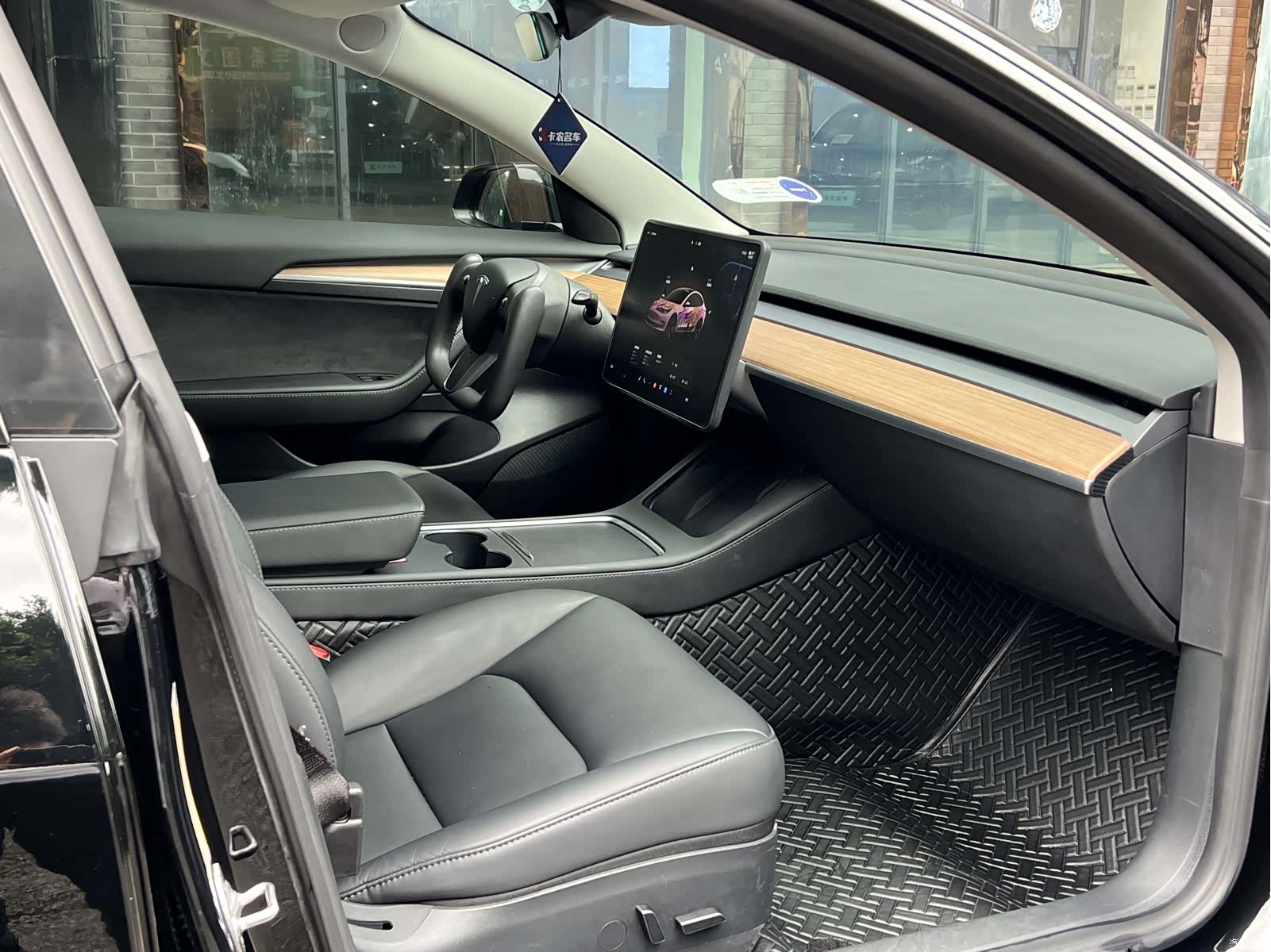 Tesla Model 3, 2023 все фото