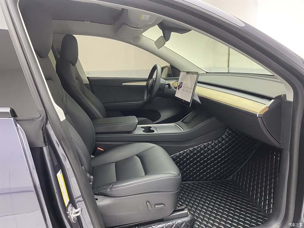 Tesla Model Y, 2021 18