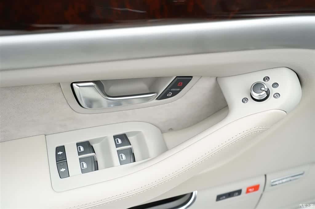 Audi A8L, 2010 10