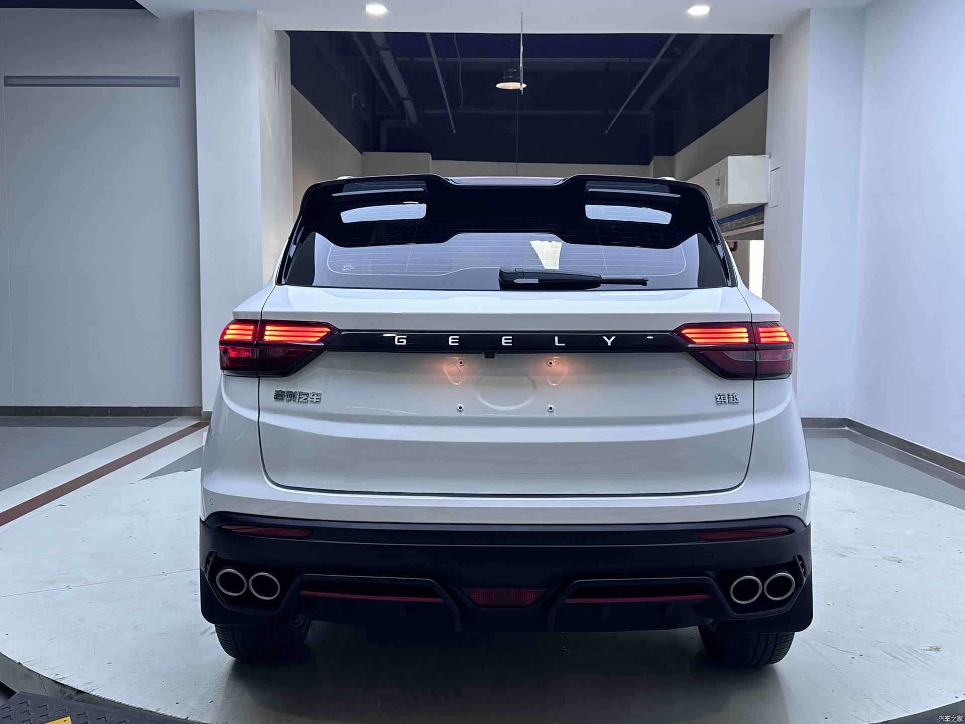 Geely Coolray, 2022 4